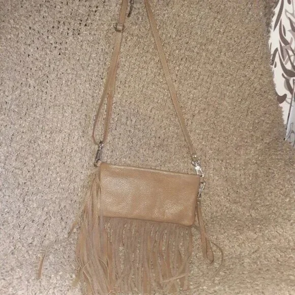 RUDSAK-Crossbody/Wristlet/Shoulder-Taupe Brown Leather-Fringed-Near Mint - Picture 3 of 9